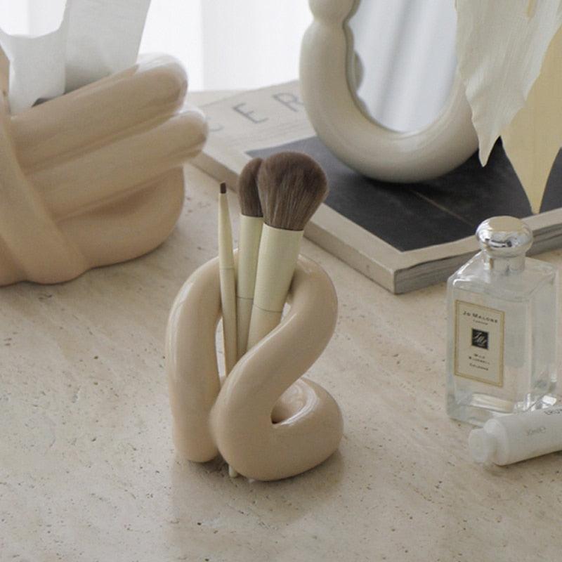 Contemporary Ceramic Brush Holder - Nordique Boutique