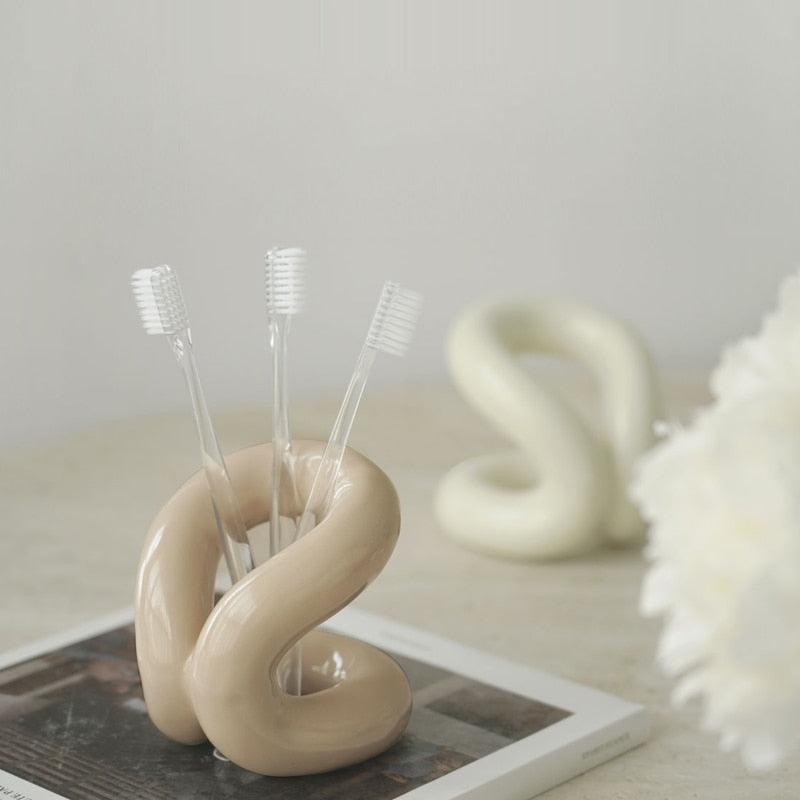 Contemporary Ceramic Brush Holder - Nordique Boutique